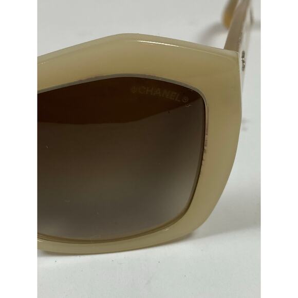 Chanel 5296 Sunglasses Pale Beige Frame & Gradient Lenses - Picture 1 of 9